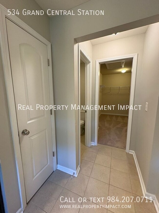 Building Photo - 534 Grand Central Sta