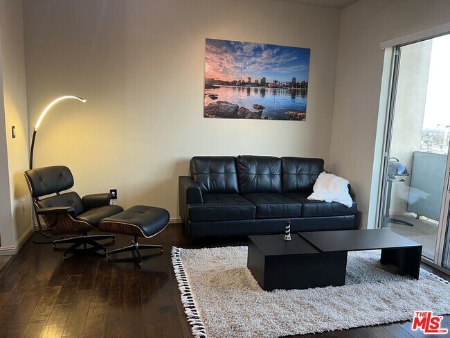 Building Photo - 388 E Ocean Blvd