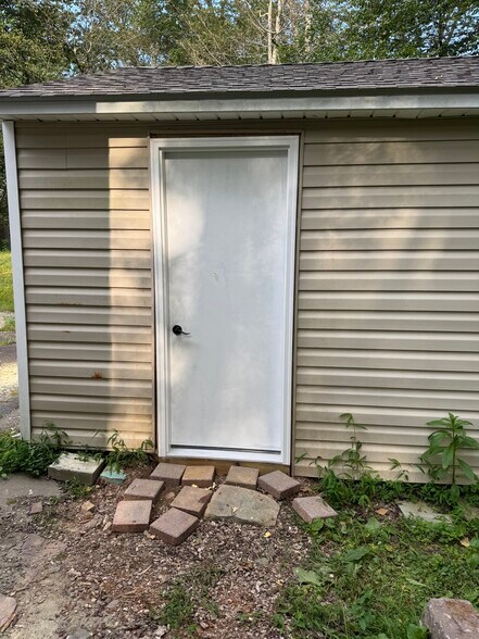 Garage side door - 1010 Eisenhower Way