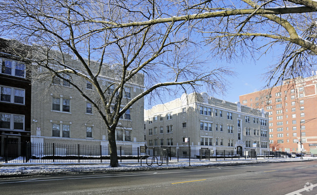 Building Photo - South Shore Drive