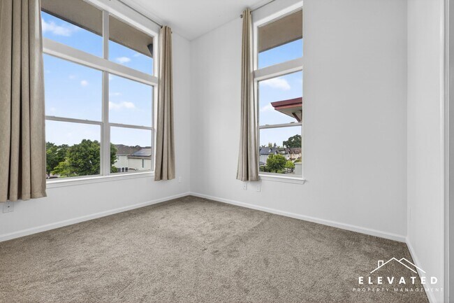 Building Photo - 1040 Campoy St