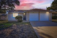 Building Photo - 11807 Acorn Creek Trail