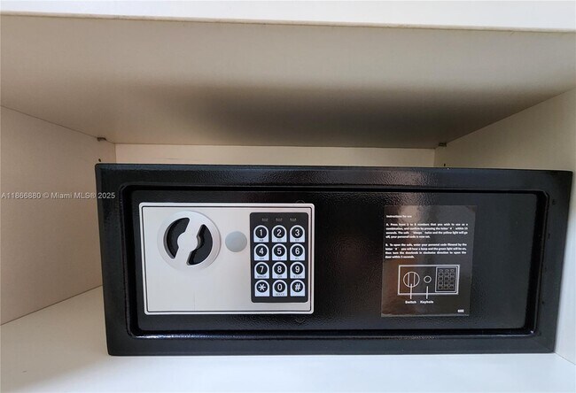 Building Photo - 3505 S Ocean Dr