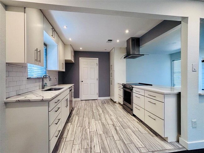 Building Photo - 3700 Cookstown Dr