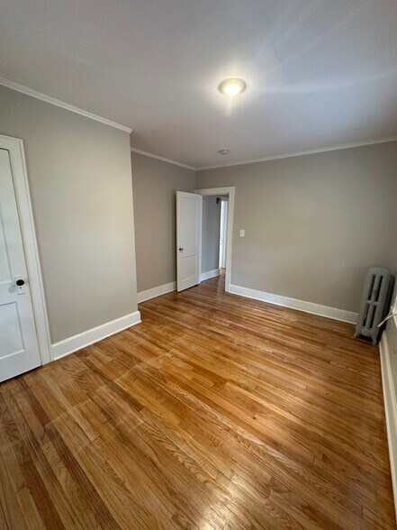 Building Photo - 28 Foley St