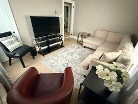 Building Photo - 533 N 2nd St