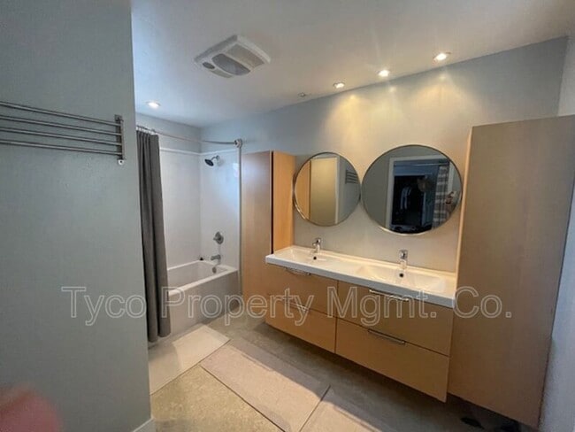 Building Photo - 392 Bonito Ave