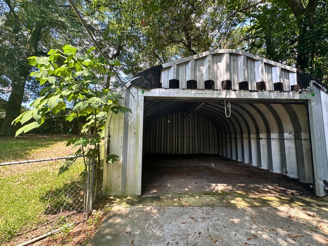 Building Photo - 313 Vanderbilt Dr