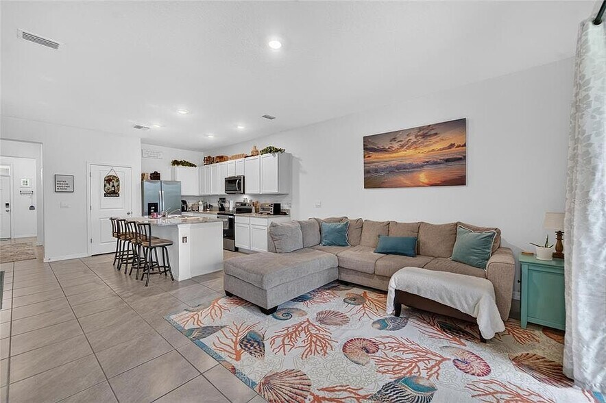 Building Photo - 33046 Major Oak Dr