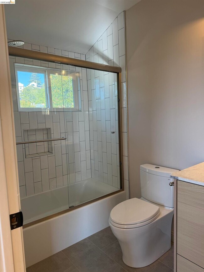 Building Photo - 83 Alamo Ave