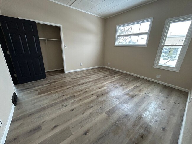 Building Photo - 316-318 W. Adams St.