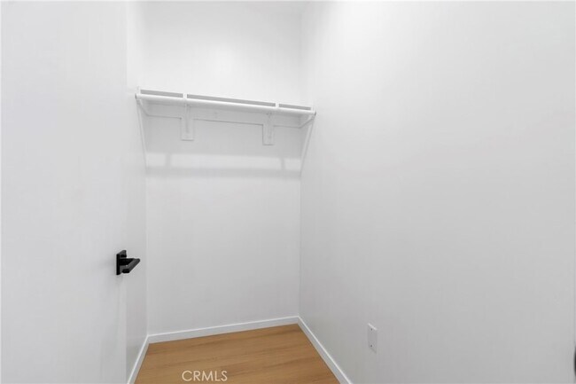 Building Photo - 2515 Alsace Ave