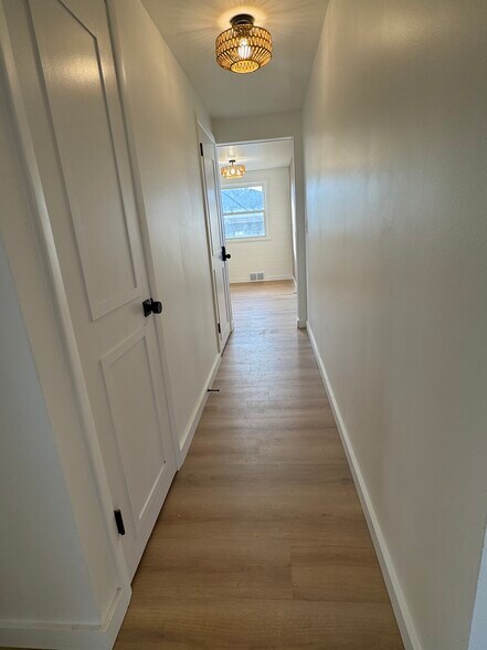 Hallway looking into Kitchen - 249 Dunlop Ave