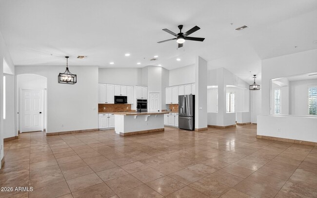 Building Photo - 7742 E Los Gatos Dr