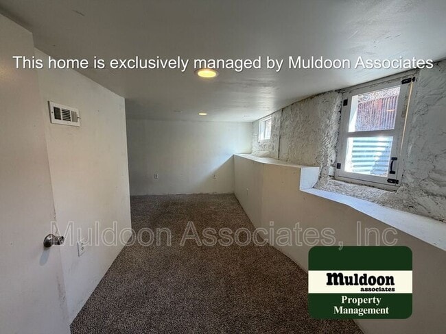 Building Photo - 705 E Platte Ave