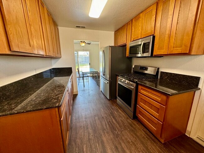 Building Photo - Charming 3-Bedroom Home in North Highlands...
