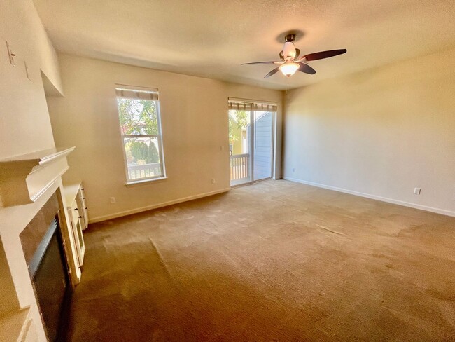 Building Photo - $500 RENT CREDIT! Two Bedroom Townhome wit...