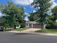 Building Photo - 16570 E Dickenson Pl