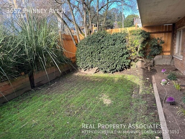 Building Photo - 3652 Phinney Ave N