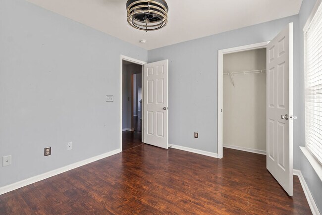 Building Photo - Winslow Home