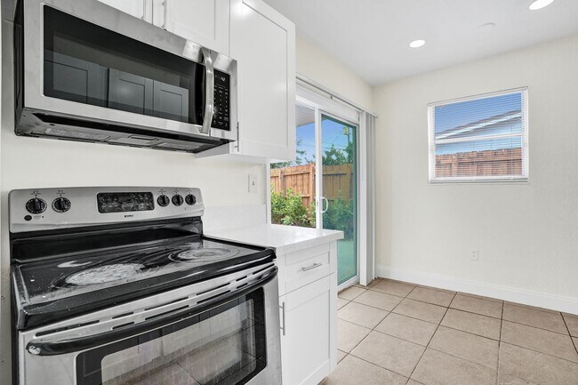 Building Photo - 4BR Corner Home (4th from FL Room) | No HOA | Large Fenced Yard | Move-In Ready