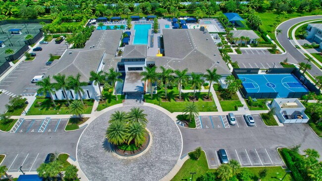 Building Photo - 17112 Aquavera Way