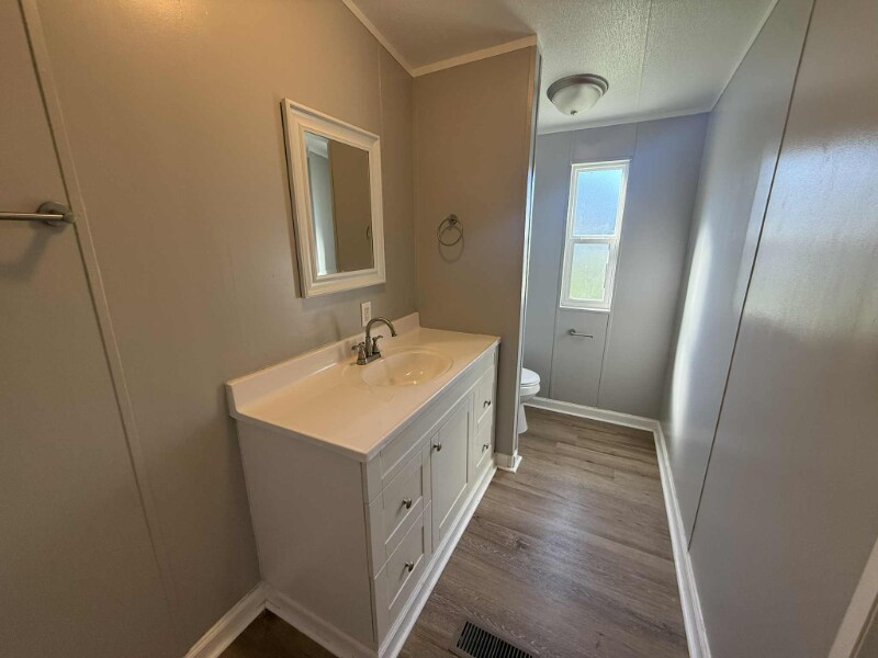 Building Photo - 1236 N Oaklane Rd