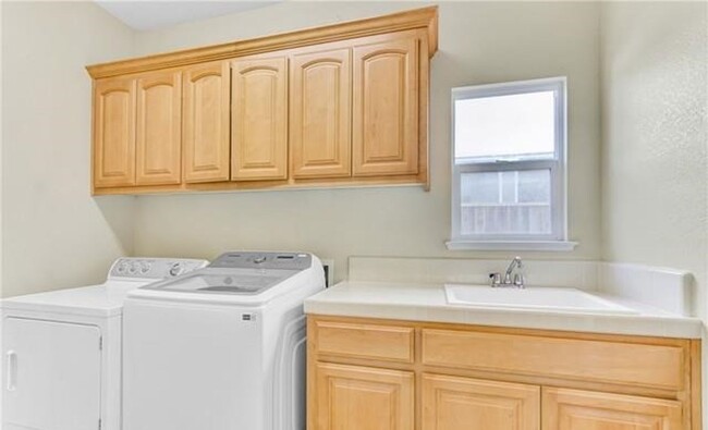 Building Photo - DREAMY 5 Bed/3 Bath OASIS - Discovery Bay
