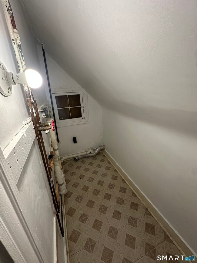 Building Photo - 205 French St