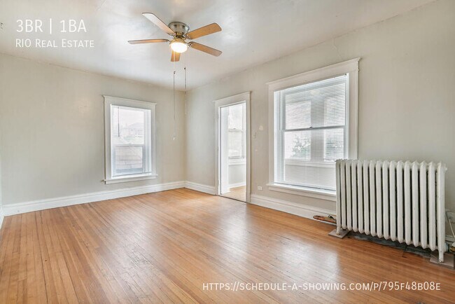 Building Photo - 903 E 14th Ave