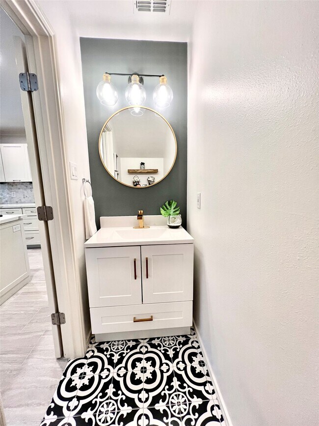 Building Photo - 35 N Walden Elms Cir