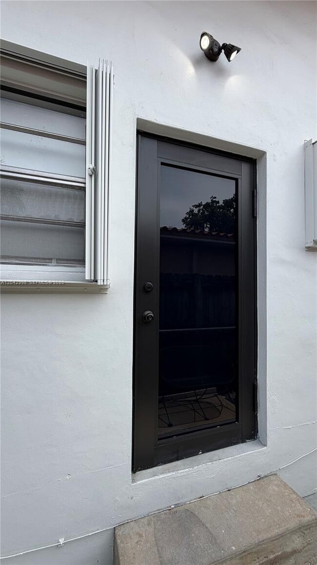 Building Photo - 612 NW 43rd Ct