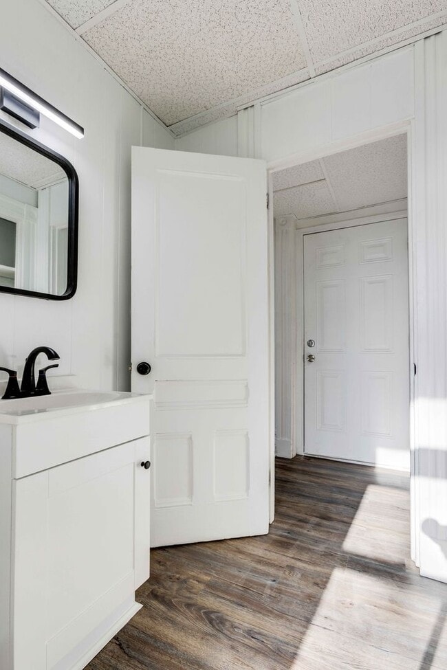 Building Photo - 238 Hazelwood Ave