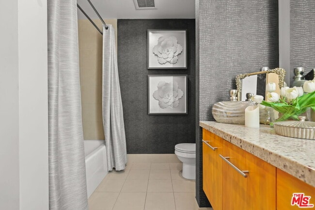 Building Photo - 1111 S Grand Ave