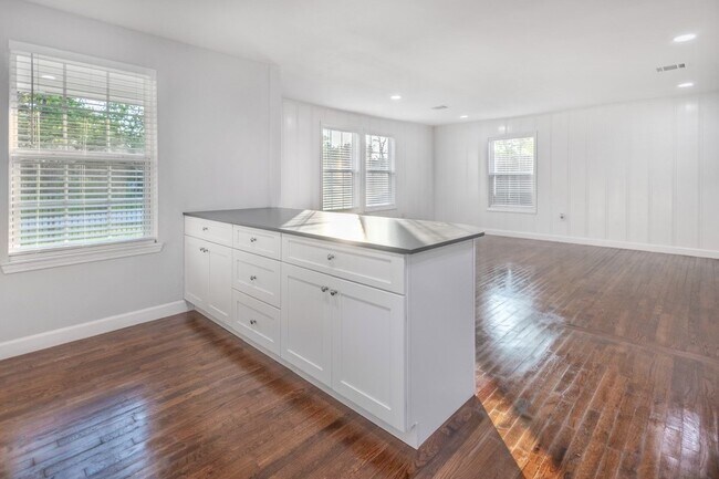 Building Photo - 3234 Berry St