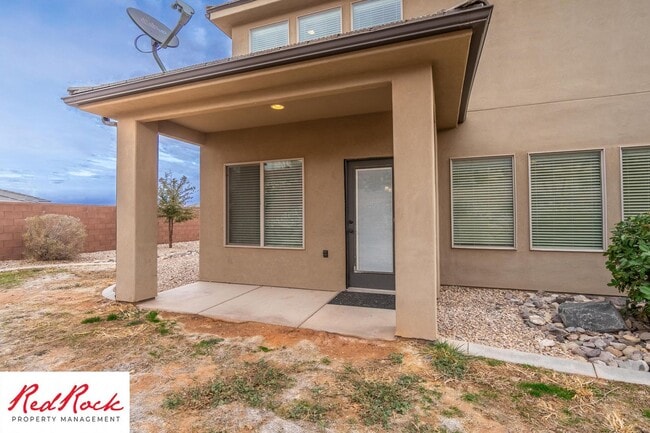 Building Photo - 4 Bedroom Spacious St. George Home with Large Backyard