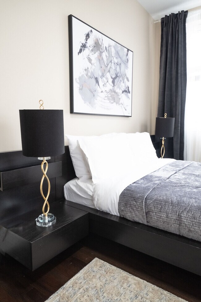 Building Photo - 245 W 113th St