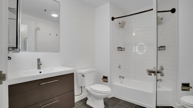 Building Photo - EPIC REA - Modern-Style 1 BR/1 BA Condo in...