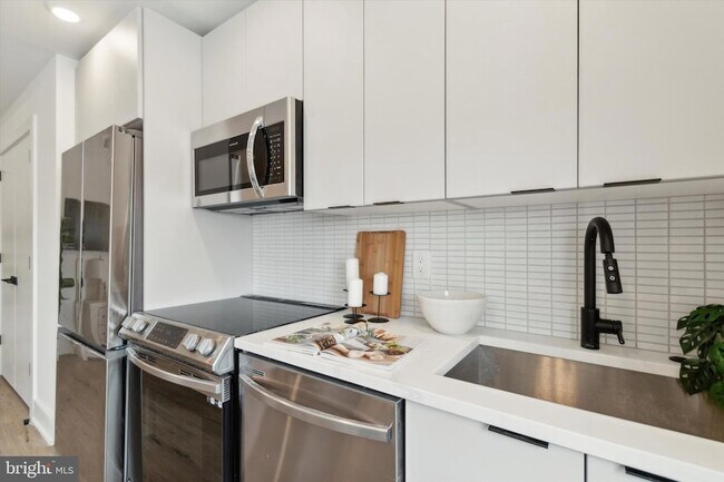 Building Photo - 139 W Chelten Ave