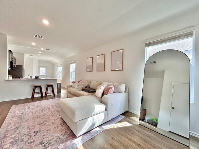 Building Photo - 3 BR / 2 BA Home for Rent in Hutto