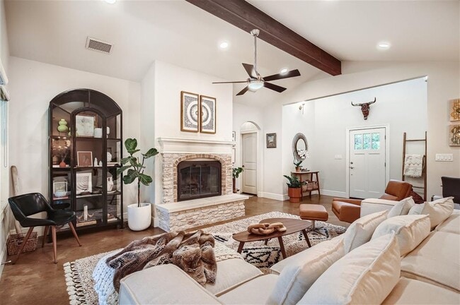 Building Photo - 21825 Briarcliff Dr