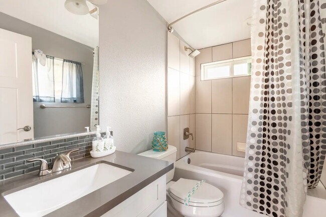 Clean modern bathroom - 842 Tahoe Keys Blvd