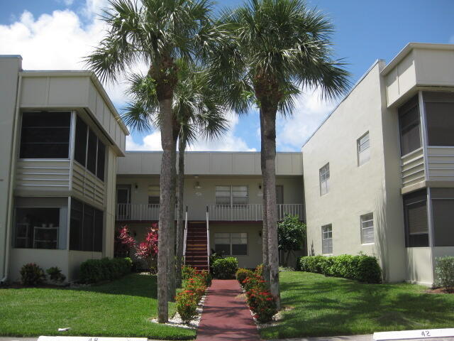 Building Photo - 532 Normandy L