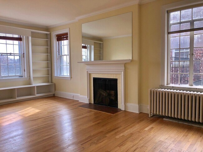 Building Photo - 205 Mt Auburn St
