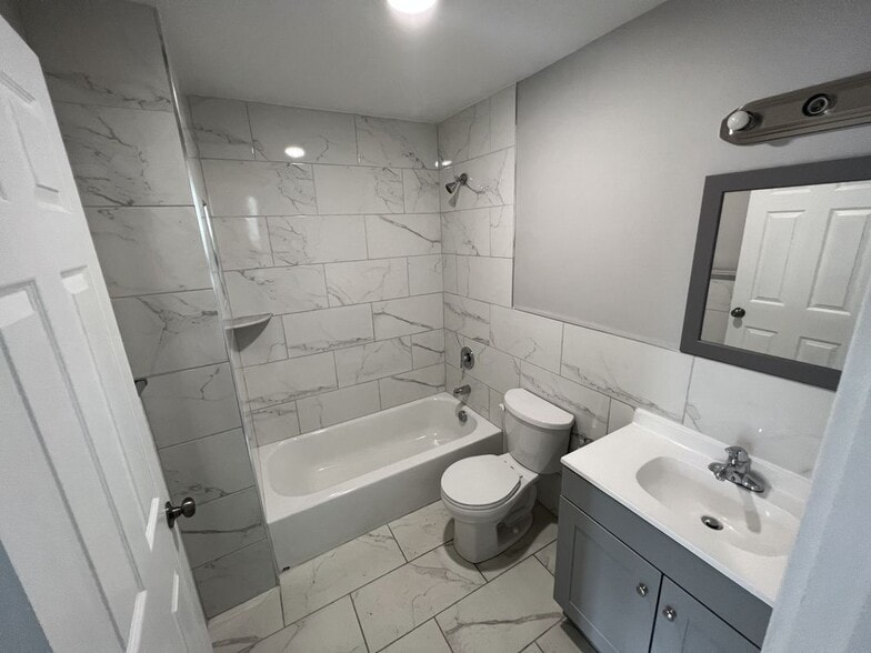 Building Photo - 53 Hawkins St