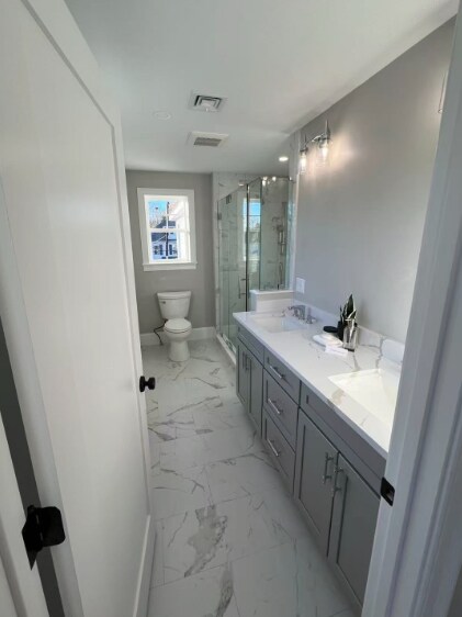 Building Photo - 33 Hovey St