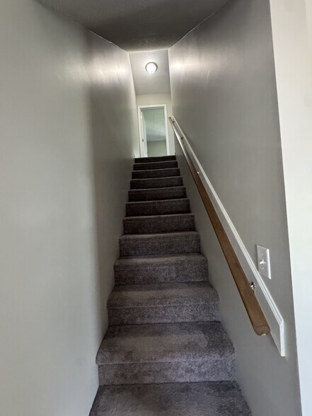 Building Photo - 80 Parkview Pl NW