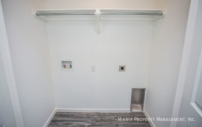 Building Photo - 2114 N. Ave. L-B