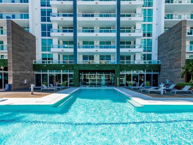 Building Photo - 1080 Brickell Ave