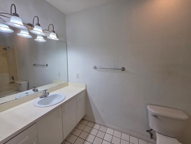 Building Photo - 13216 Villa Vista Dr